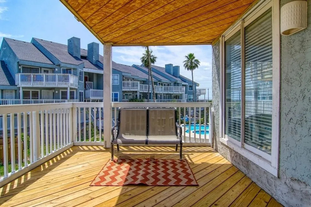 Flippin Fabulous 107 2 Bedrooms 2 Bathrooms Condo