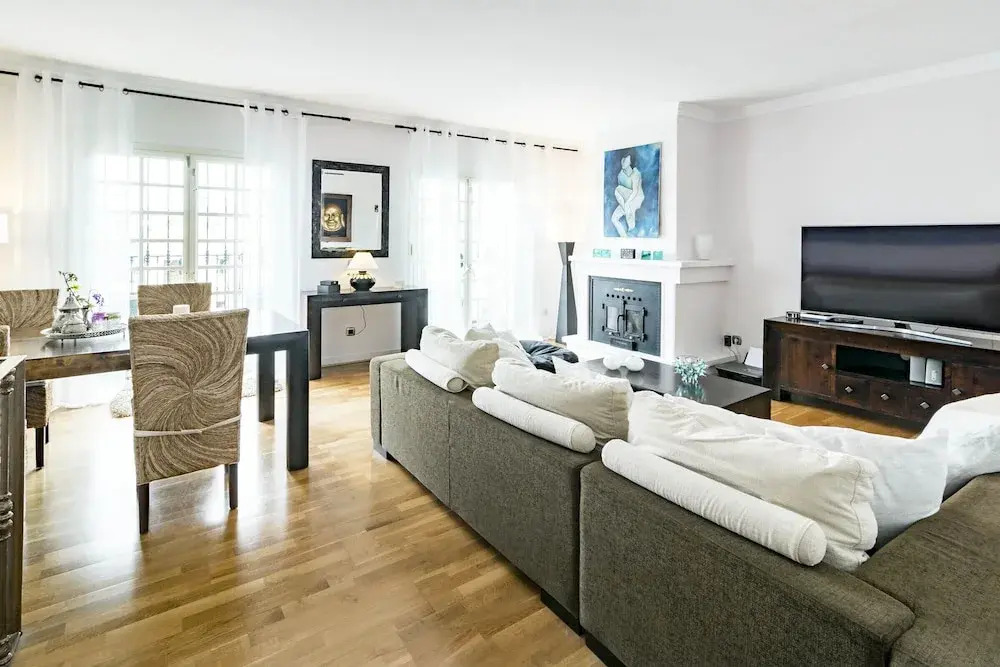 AP149 -Townhouse with pool and roof terrace