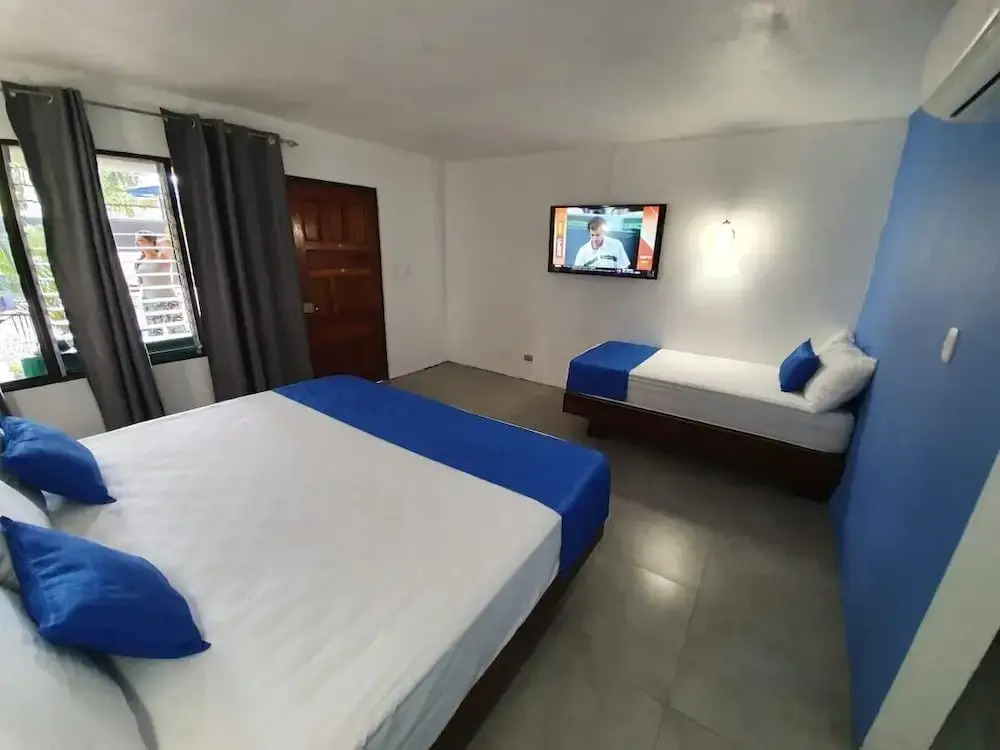 Hotel Blue Marlin - Nightclub & Sports Bar on Site