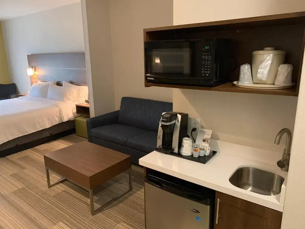 Holiday Inn Express & Suites Beaumont - Oak Valley by IHG