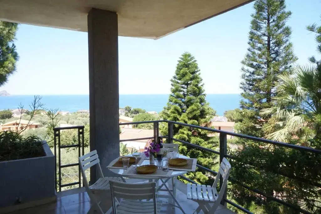 Panoramic Villa Near The Sea