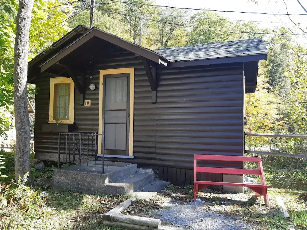 Miners Bay Lodge