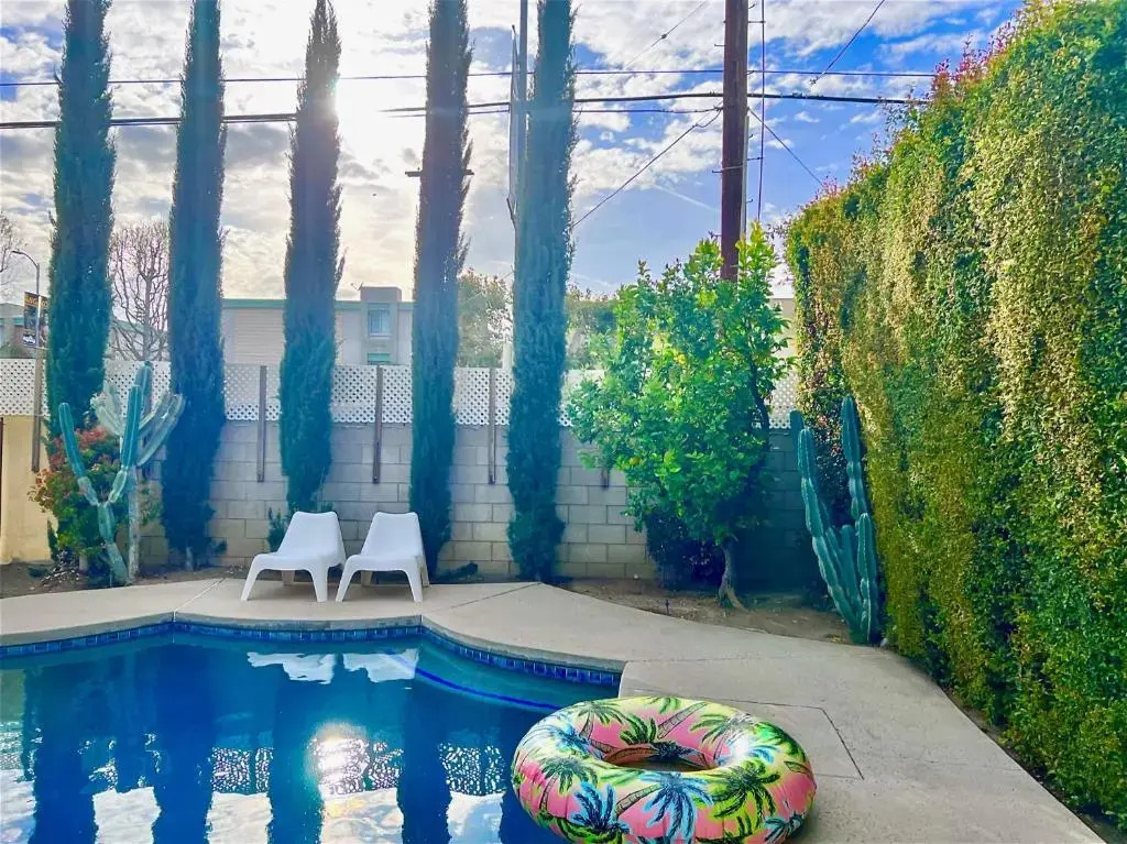 Endless summer in LA *HEATED POOL/HOT TUB/CABANA*