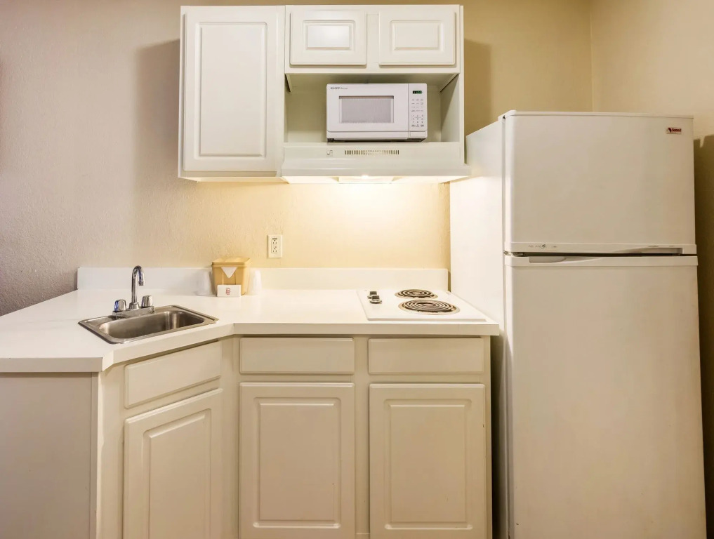 Red Roof Inn & Suites Pensacola-NAS Corry