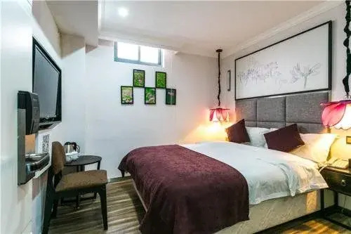 Blooming Hotel