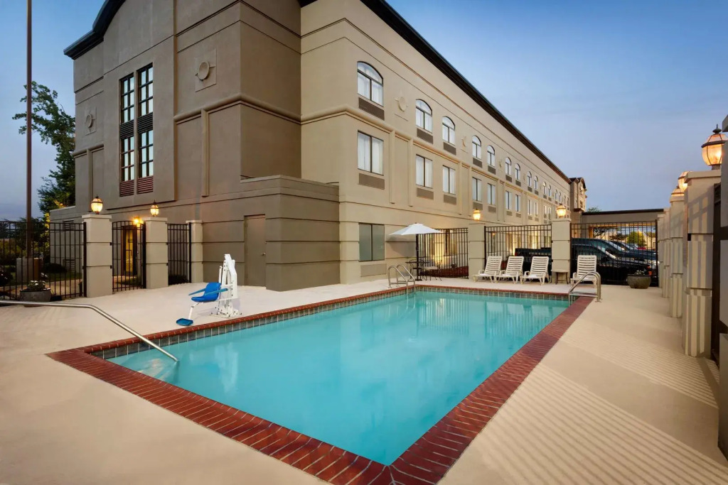 Townhome Inn & Suites by IHG