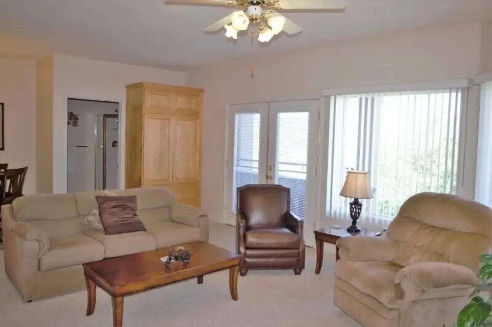 Bobitsky and Gomez - 2 Br Condo