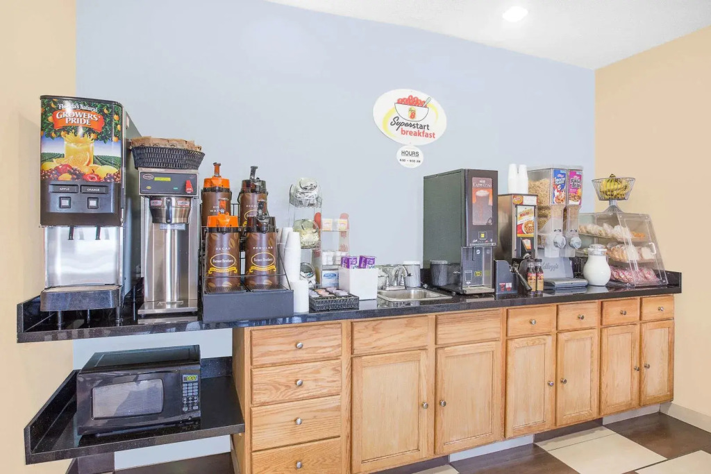 Boarders Inn & Suites by Cobblestone Hotels Waterloo Cedar Falls