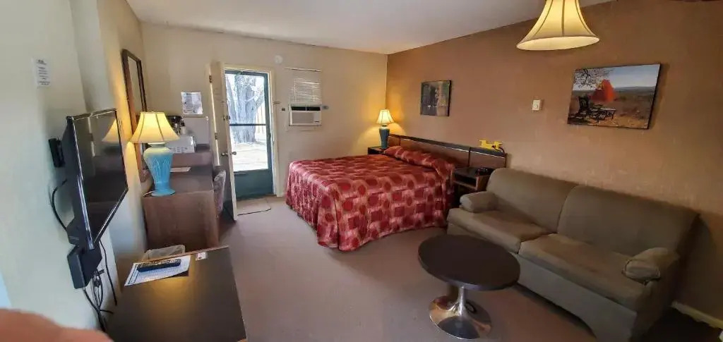 Pinewood Inn