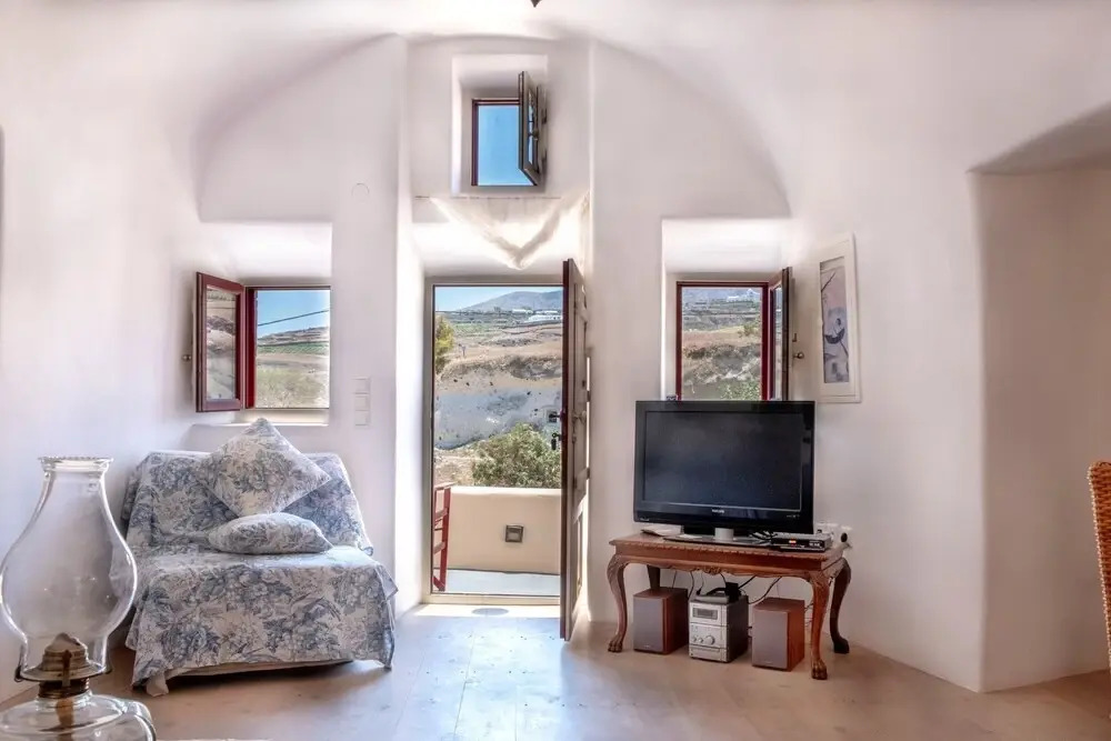 Mezzo Cave House
