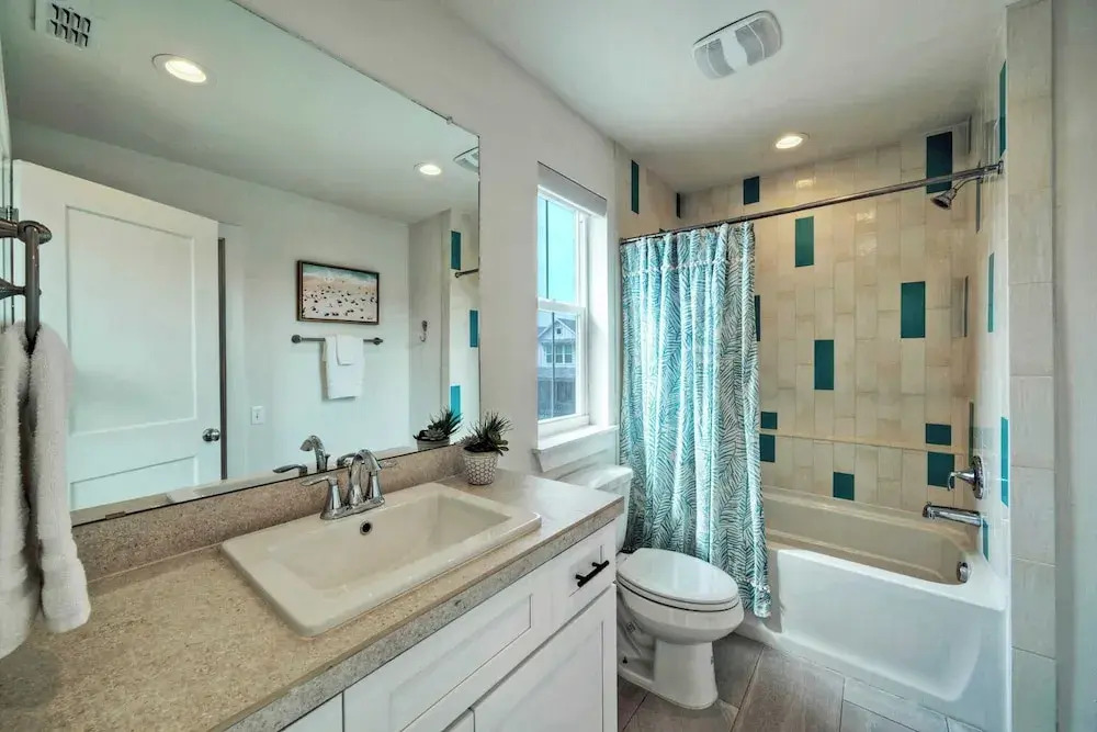 Sleeps 20 2 Homes in Mercer Village w/ Pool Heart of Old Town, Walkable