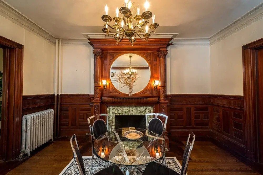 Stylish Brownstone Back Bay Apartments