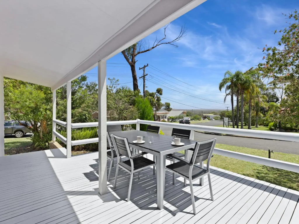 Laid Back Pet Friendly Beach Cottage in Jervis Bay