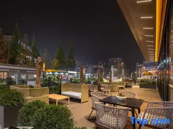 Atour Hotel Chengdu West Railway Station Zhongba