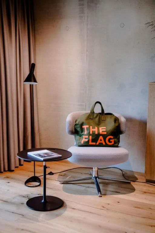THE FLAG West M