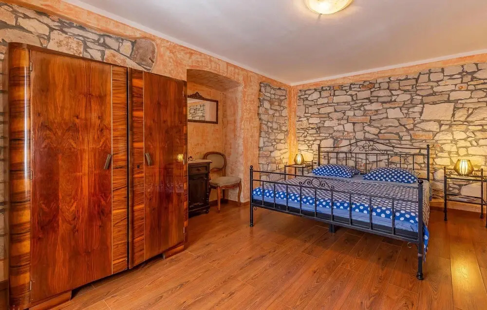 4 Bedroom Pet Friendly Home In Medulin