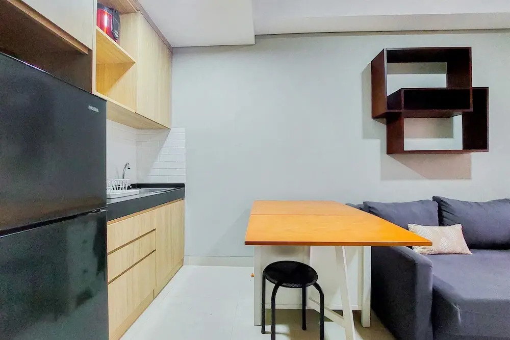 Comfort 1BR at Transpark Bintaro Apartment By Travelio