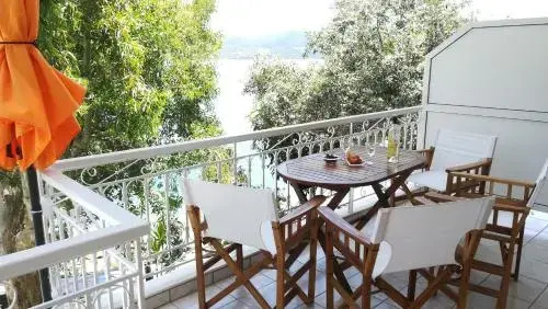 Tzeni Villa