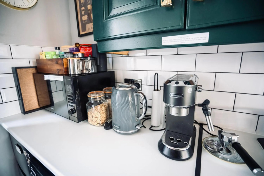 A Stylish 2 Bed Apartment in Cobh Town - Lux Stay