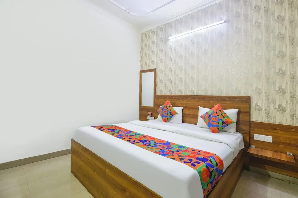 Fabhotel Divine