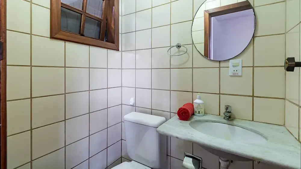 Casa com Piscina a 300m da Praia de Taperapu
