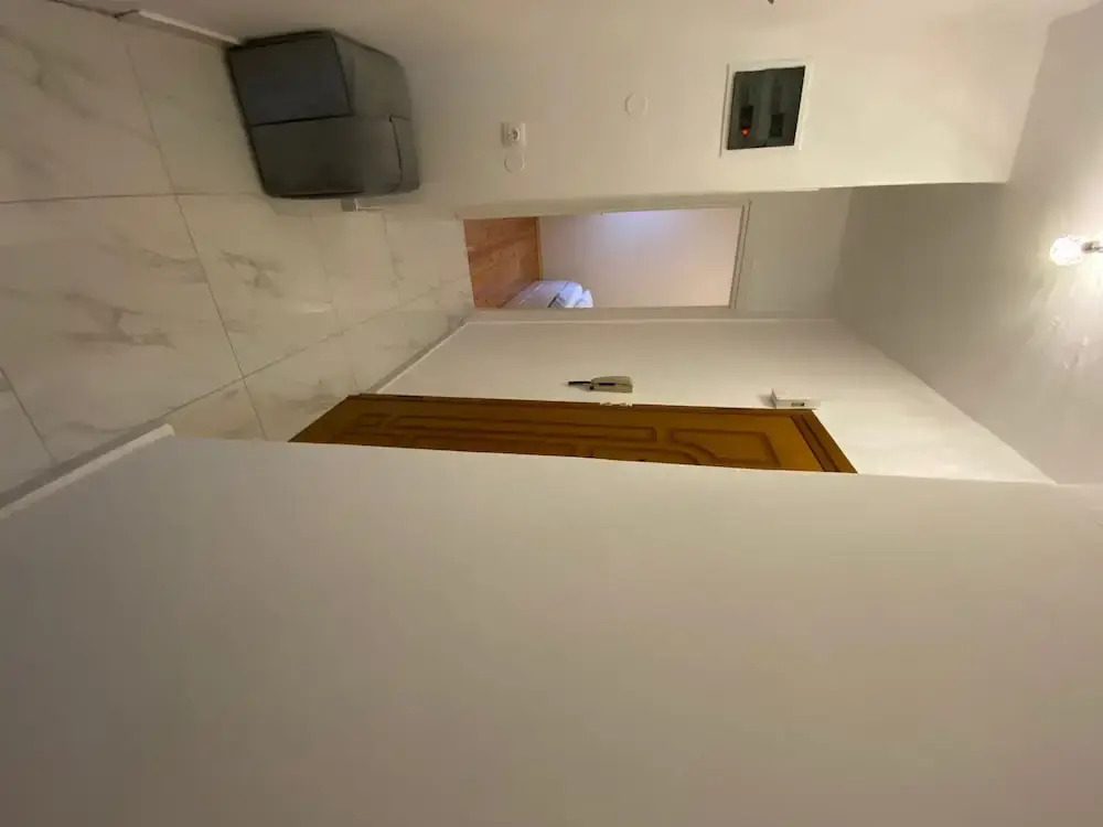 Modern, Centrally Located Apartment