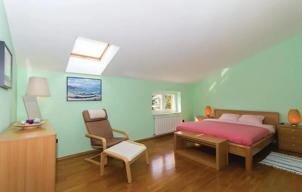 Amazing Home In Liznjan