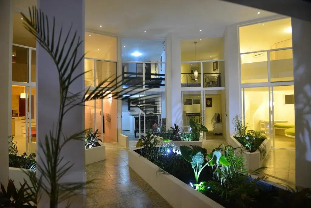 Lory House