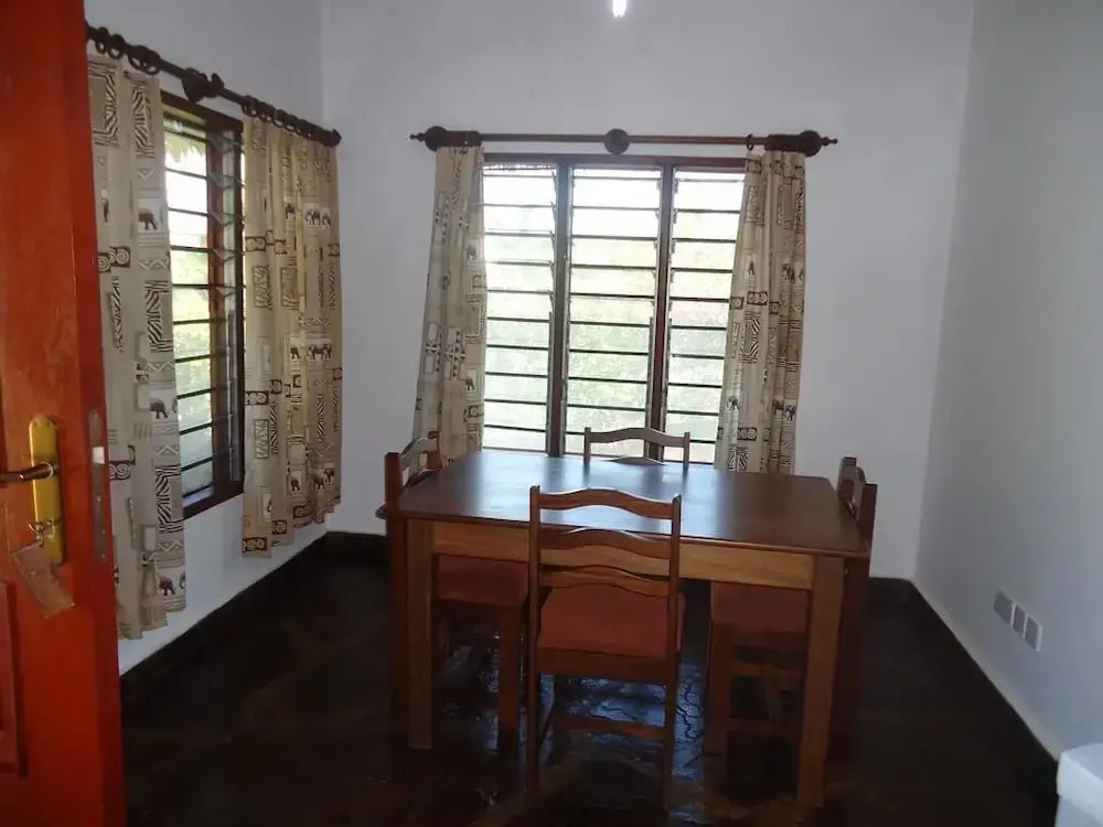 Simba Oryx Beach Cottages
