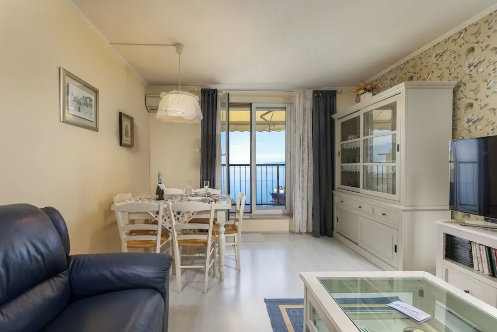 Seaview City Apartment Frida