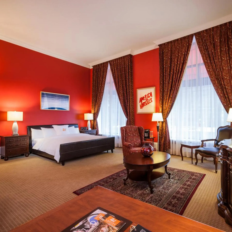 LHotel
