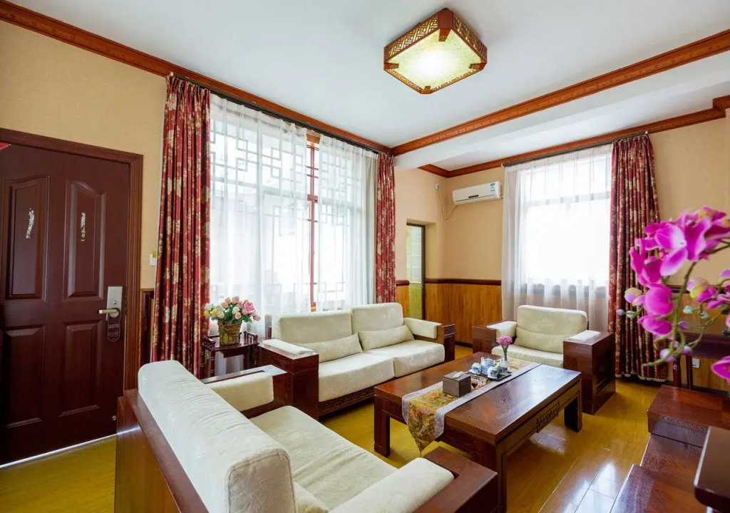 Lijiang He Mu Ju Inn Fairview Branch