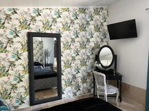 Maison cottage en Provence, Spa & piscine, pour 4 personnes- Gîtes Les Estelles