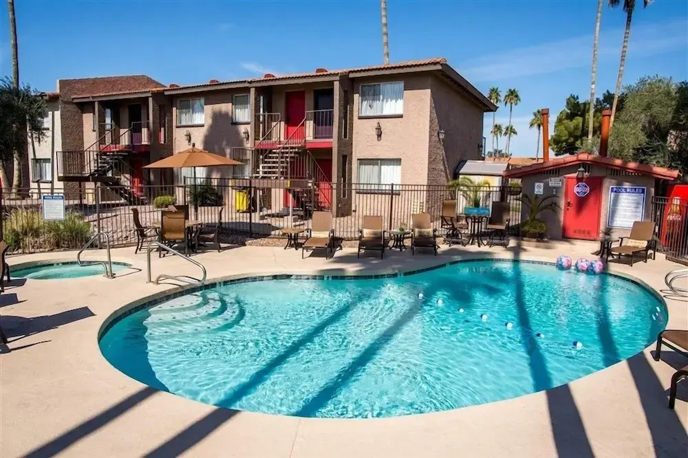 145 Fully Furnished 1BR Suite-Pet Friendly! by RedAwning