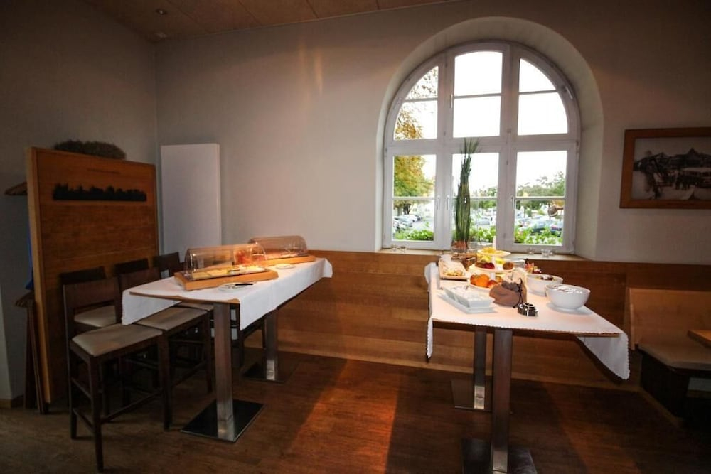 Volkspark Hotel