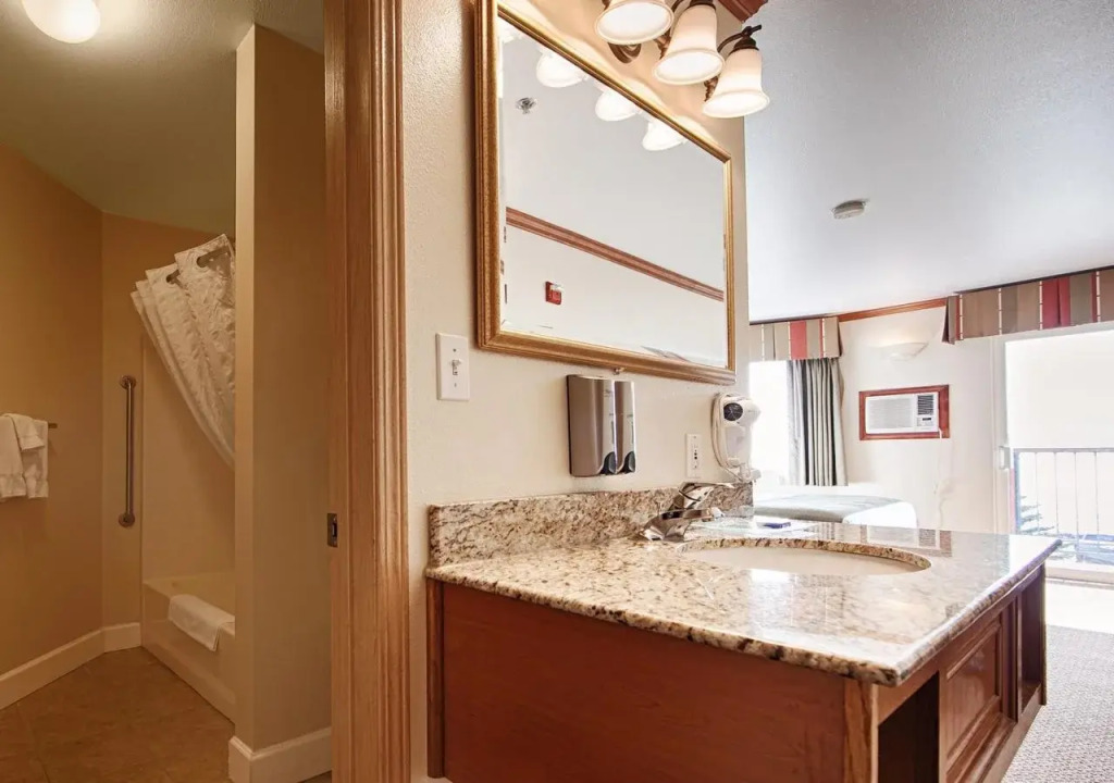 Hotel Edgewater by Aspen Hotels