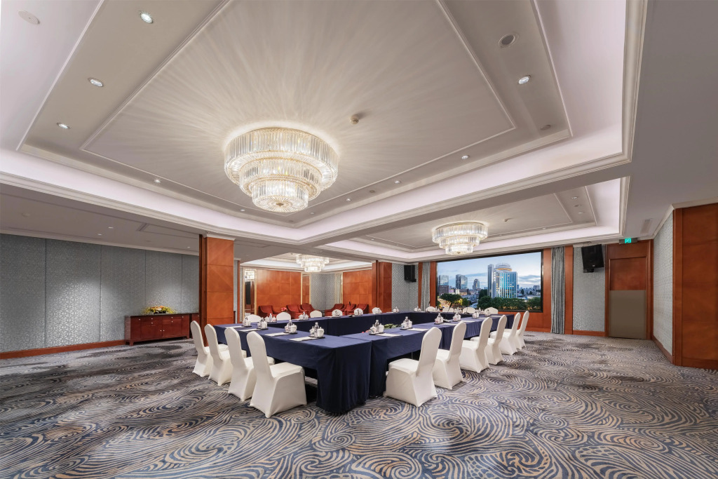 Lakeview Xuanwu Hotel