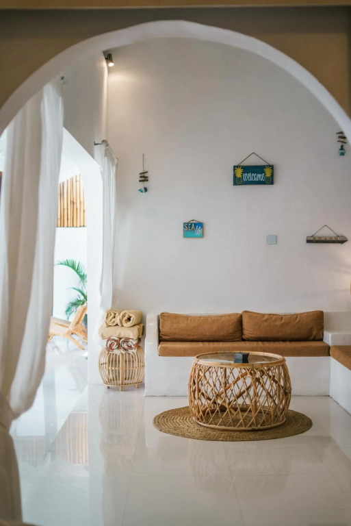 Villa Santorini - Boho-Chic 3-Bedroom Villa in the Heart of Berawa!