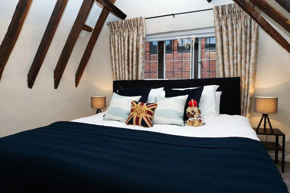 Karah Suites - Queen Annes Court