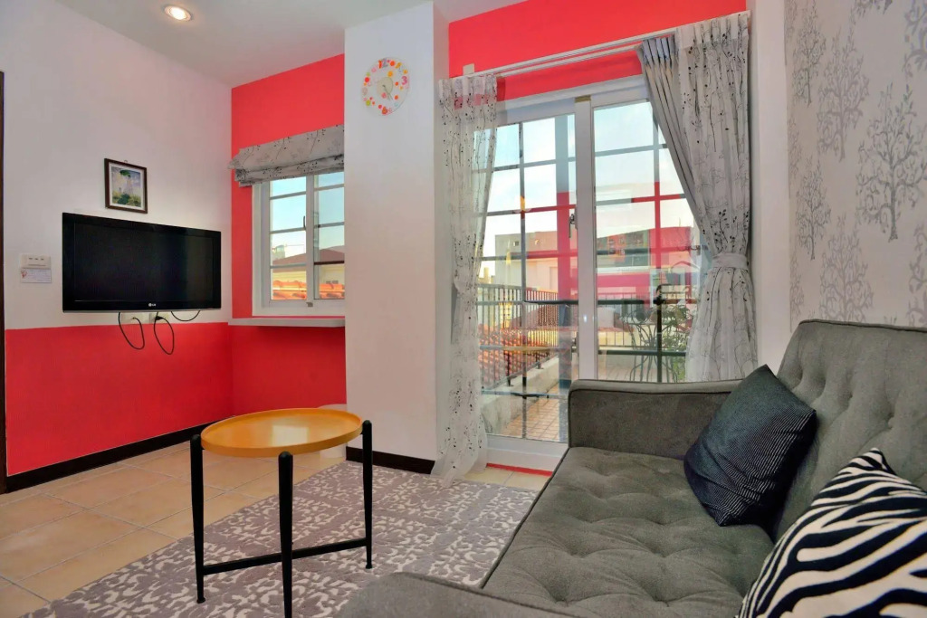 White Cotton Candy Homestay