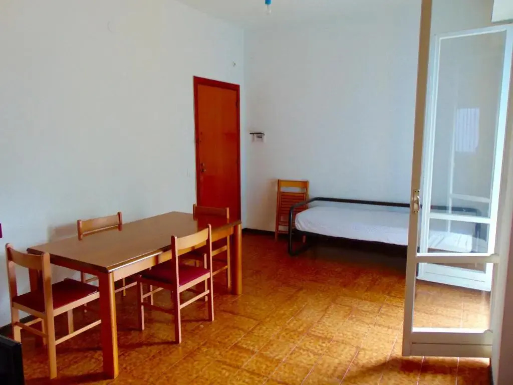M245 - Marcelli, trilocale con terrazzo e a/c