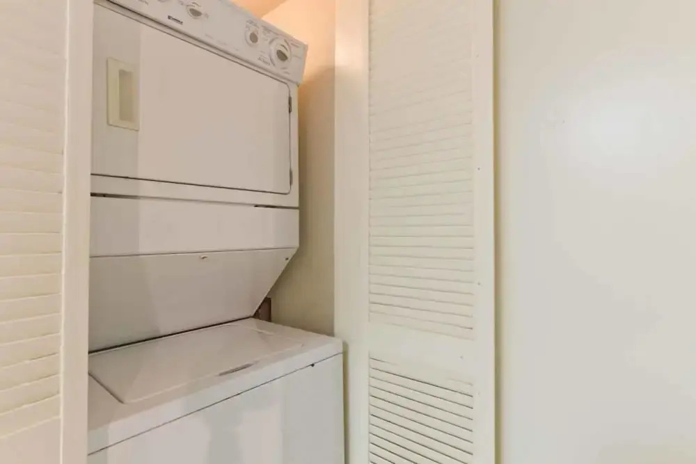 Saida Royale Condominium 9044-45