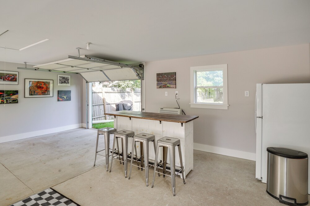 3 Mi to Road America: Spacious Elkhart Lake Home!