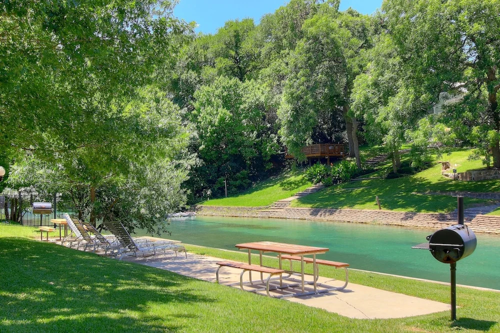 Ic 209 Comal Escape 2 Bedroom Condo by RedAwning