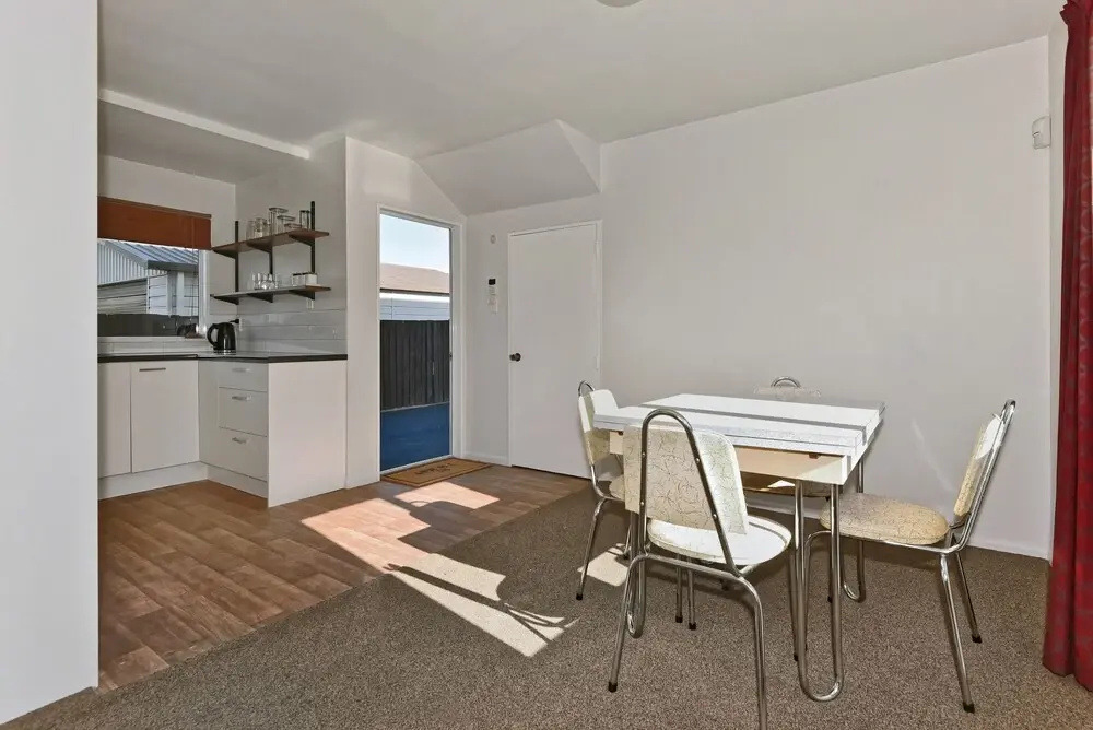 Sunny Christchurch Townhouse