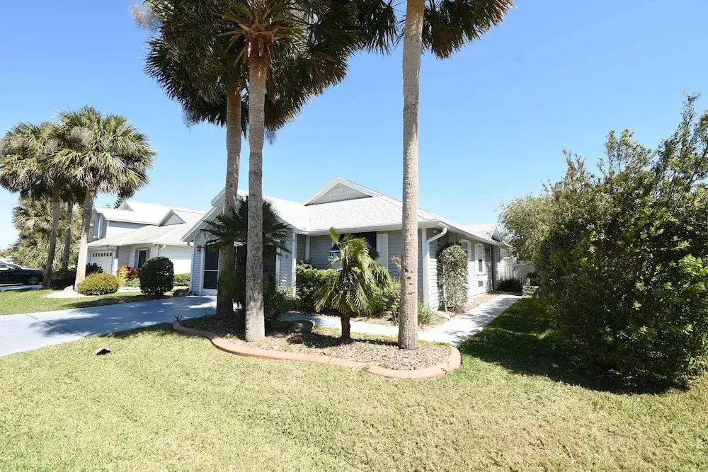 Sea Colony Cottage - Beachside Cottage in Beachfront Community w Pool