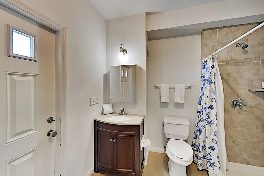 Hercules By The Sea W/ Expansive Deck & Patio 4 Bedroom Home