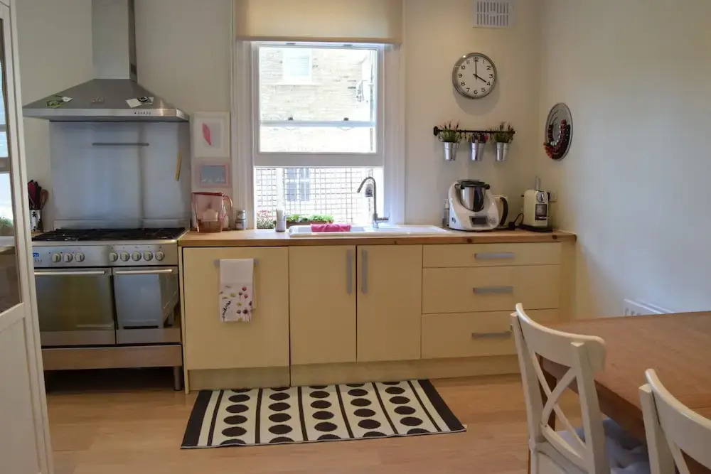 2 Bedroom House in Chelsea