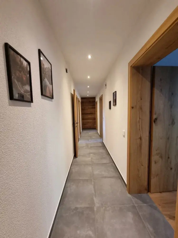 Leo See in See With 7 Bedrooms and 6 Bathrooms