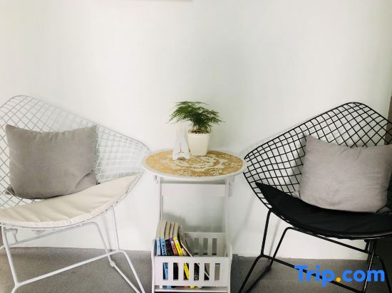 Xining Moshang Liunian Premium Hostel Homestay